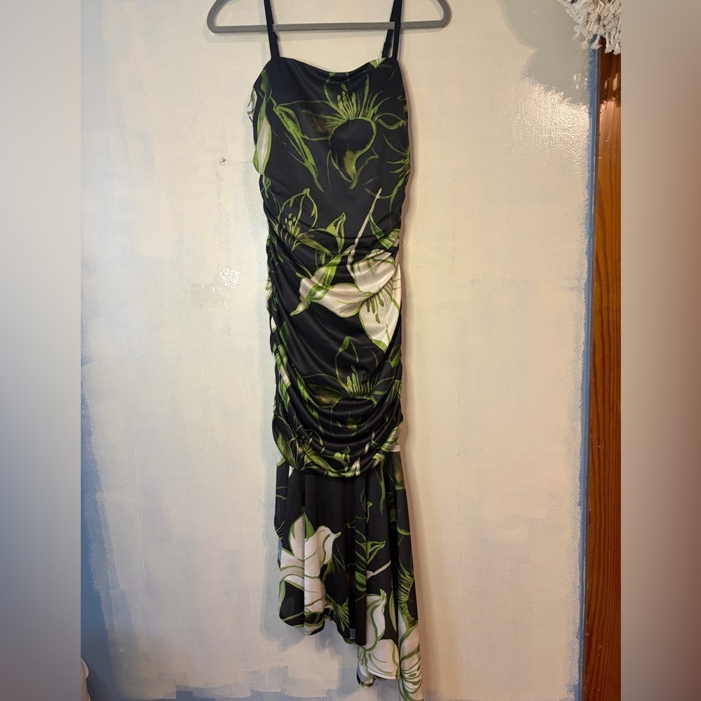 NWT Y2K Siena floral print tropical vacation ruffle dress size 6 maxi phoebe